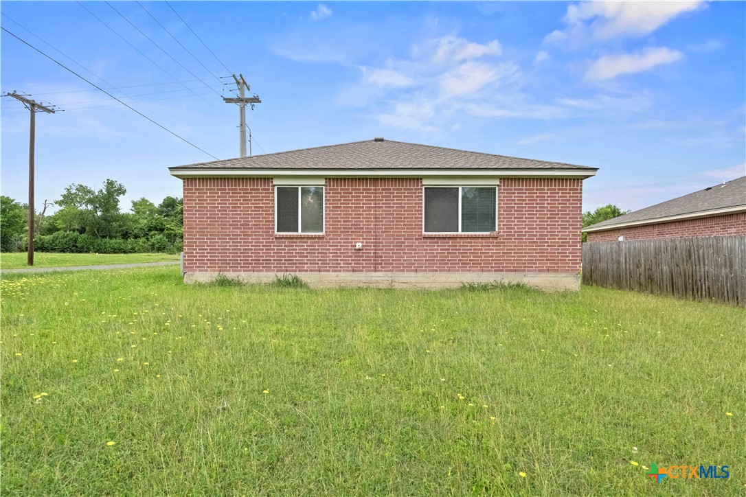 503 E Union Property Photo 18