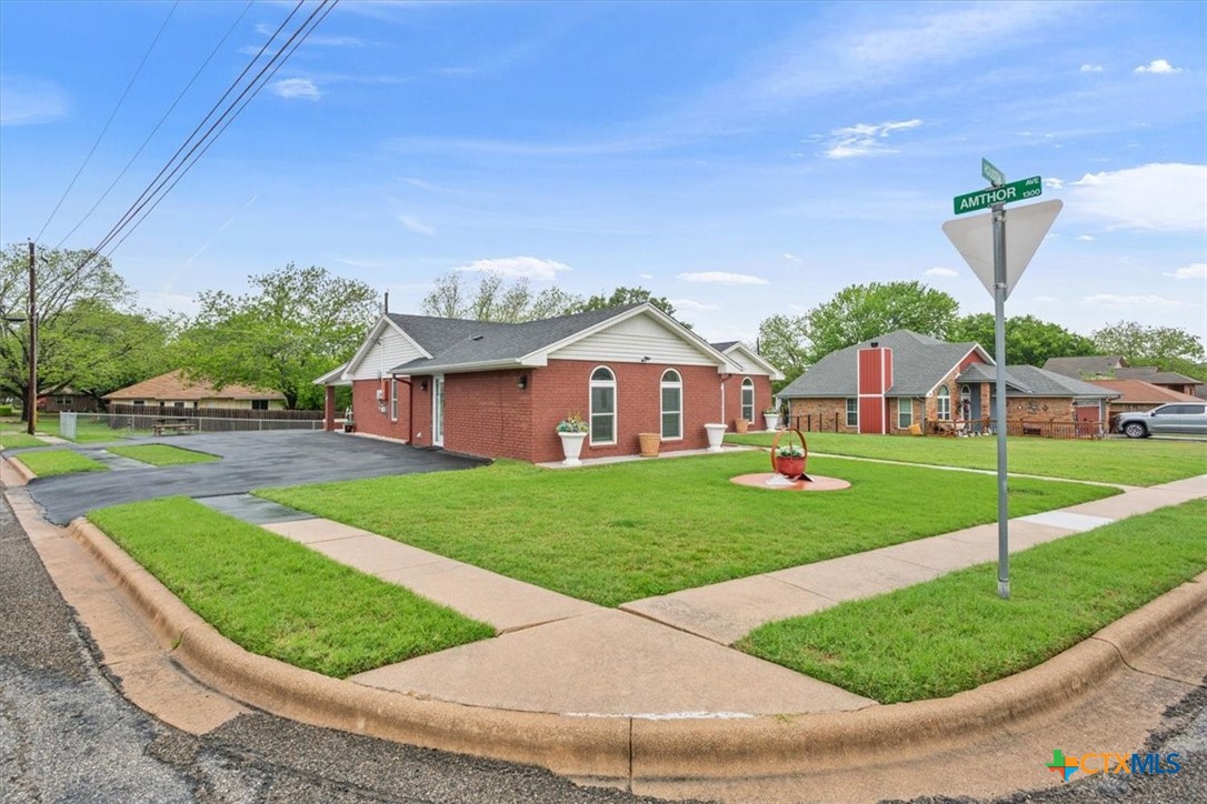 510 Houston Street Property Photo 2