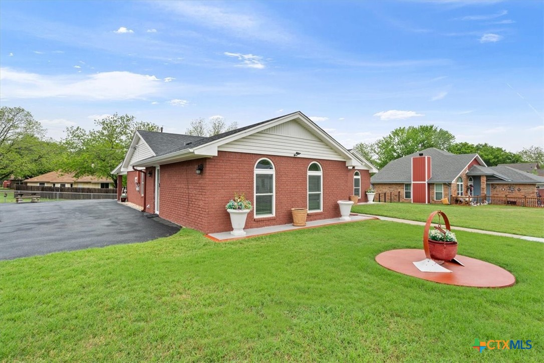 510 Houston Street Property Photo 3