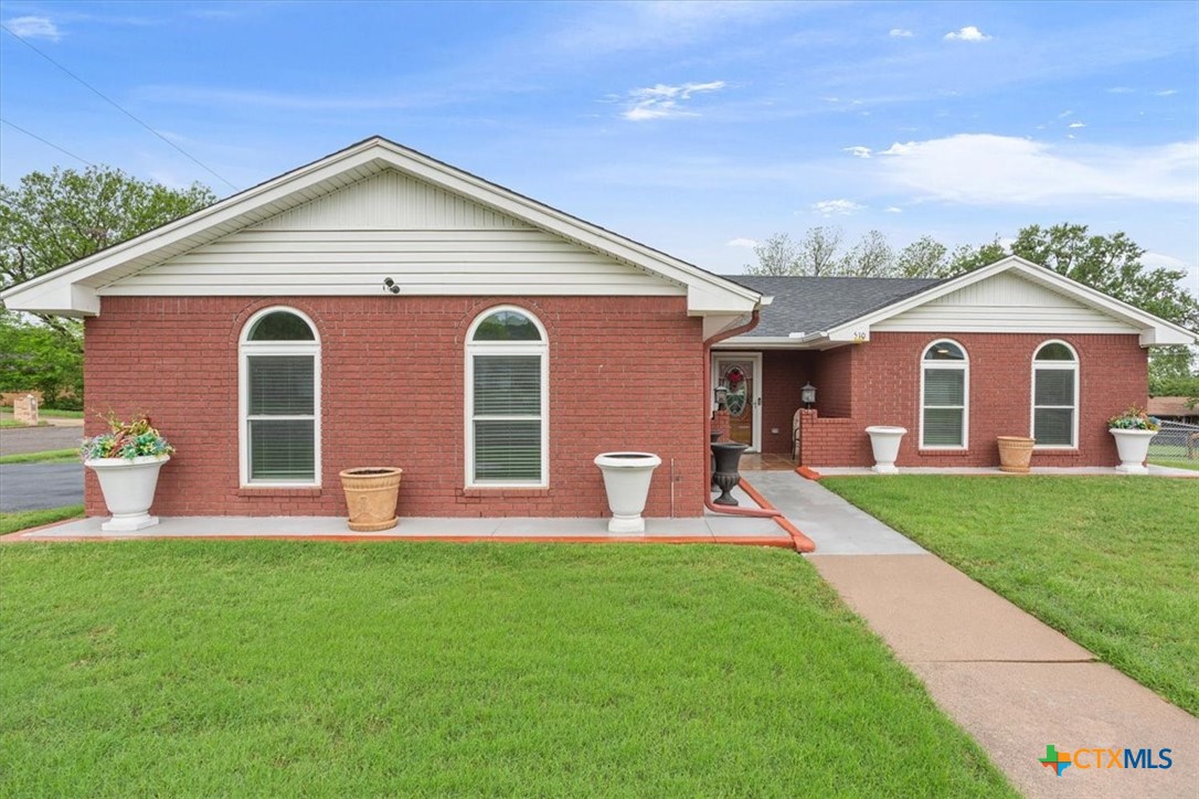510 Houston Street Property Photo 6