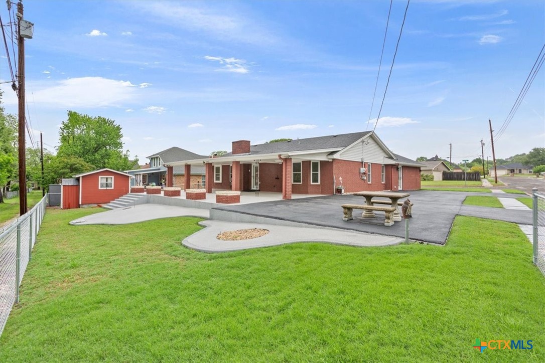 510 Houston Street Property Photo 42
