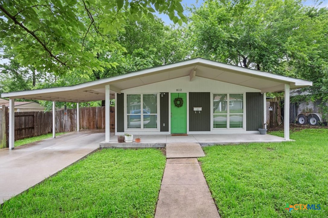 812 Evergreen Drive Property Photo 1