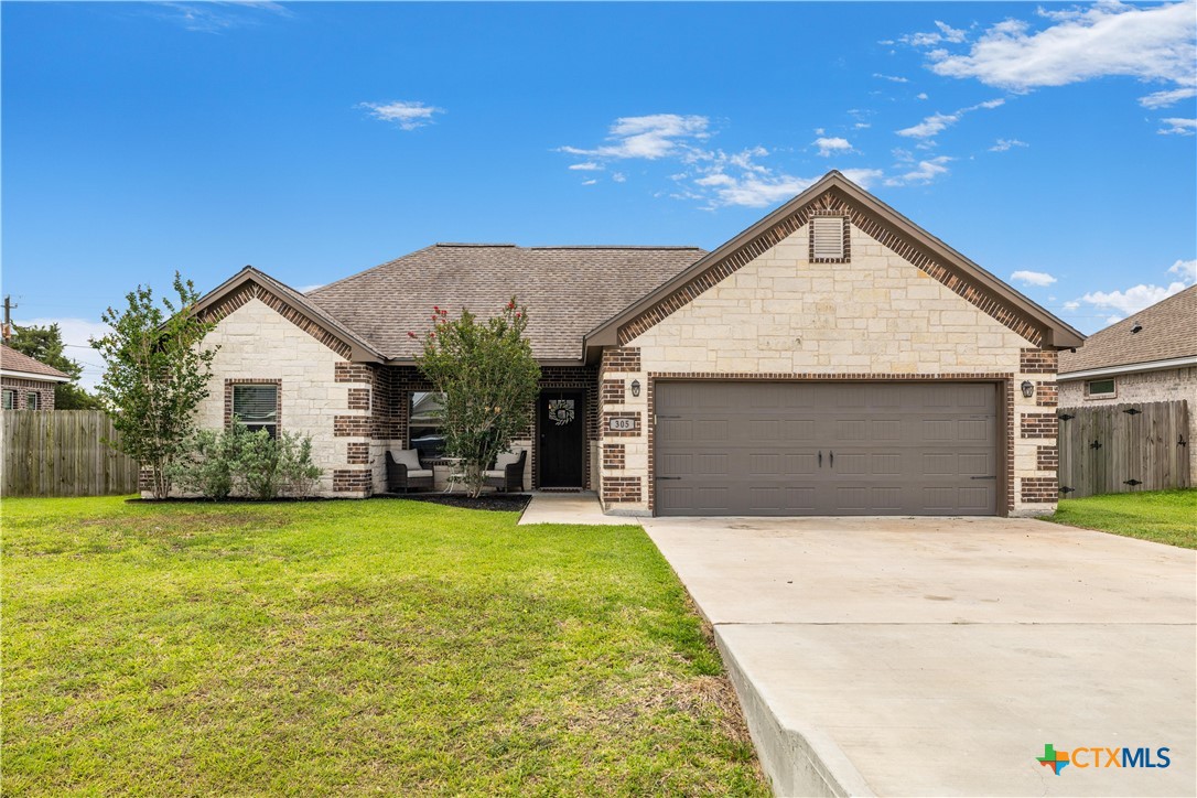 305 Blue Jay Loop Property Photo 1