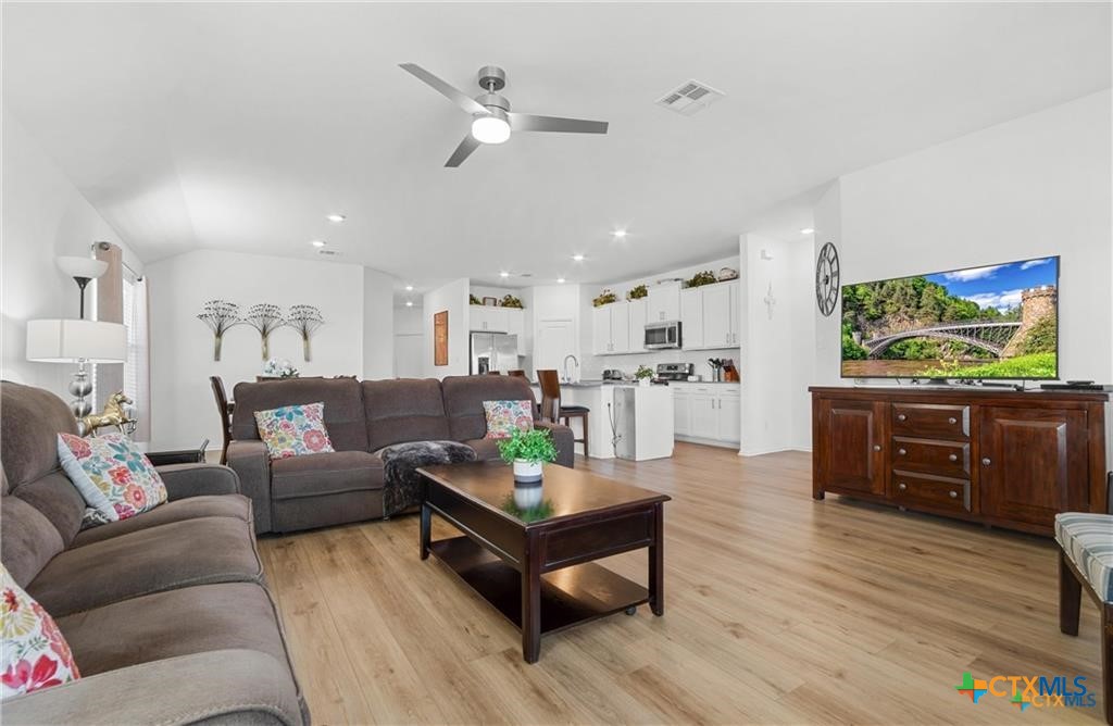 108 The Ugly Way Property Photo 2