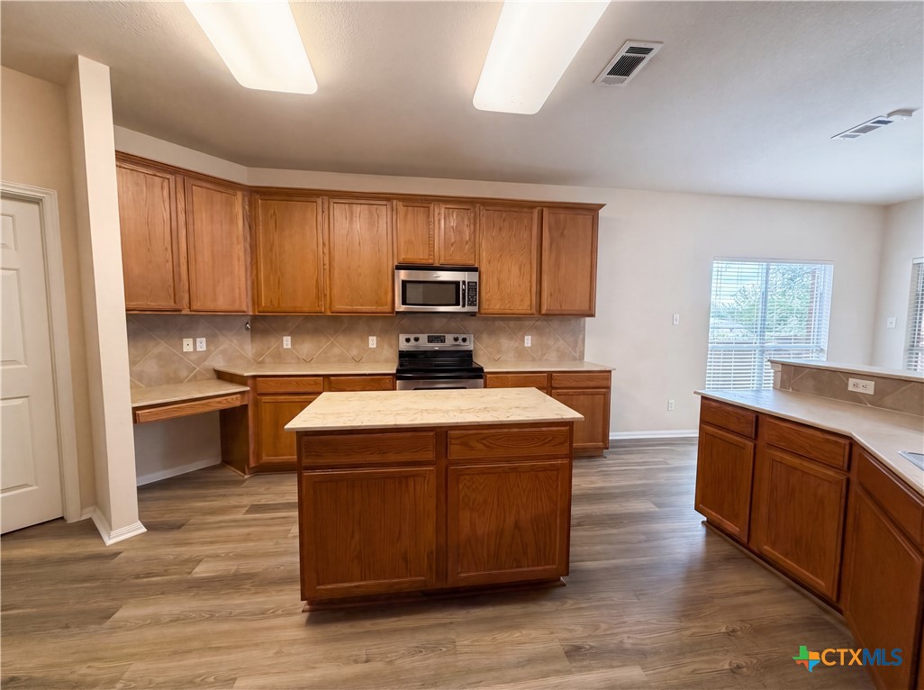 312 Crowfoot Drive Property Photo 2