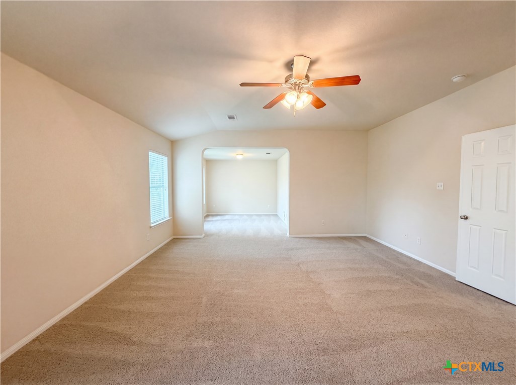 312 Crowfoot Drive Property Photo 9