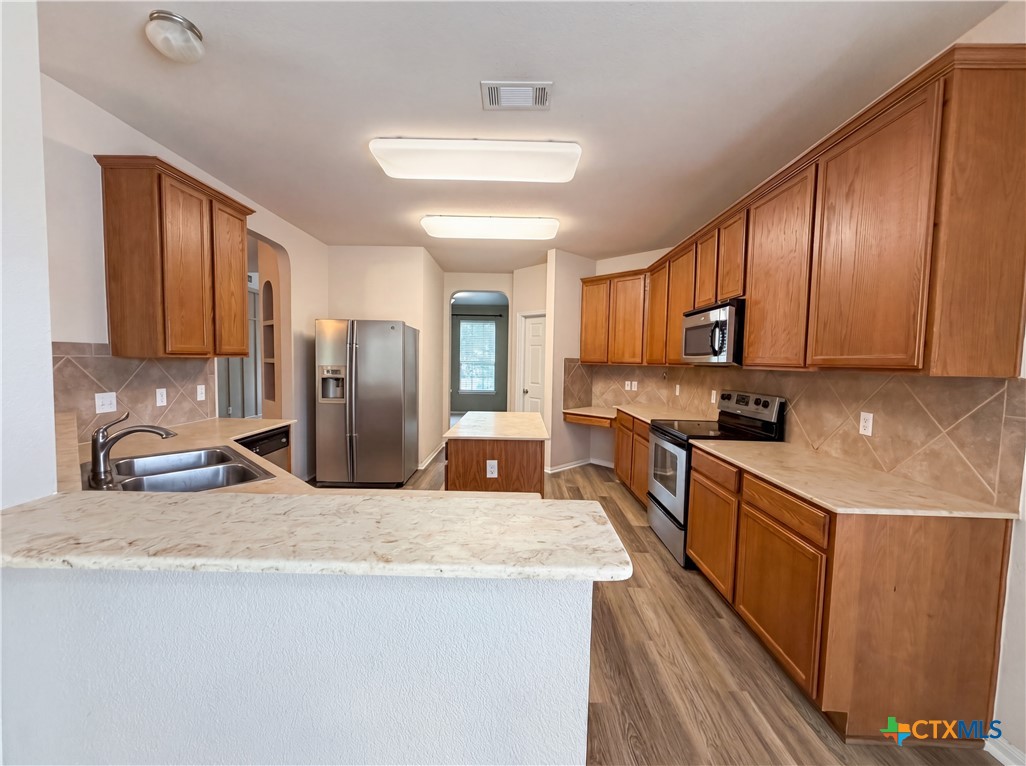 312 Crowfoot Drive Property Photo 12