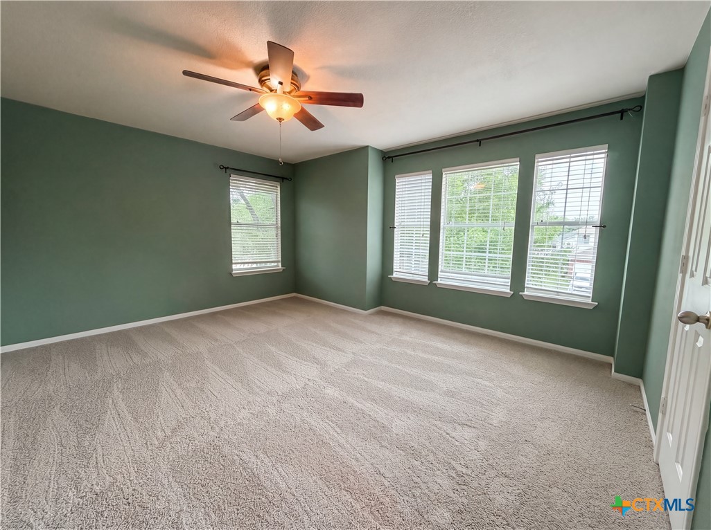 312 Crowfoot Drive Property Photo 13