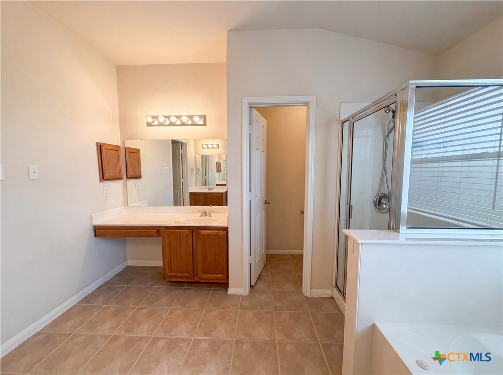 312 Crowfoot Drive Property Photo 17