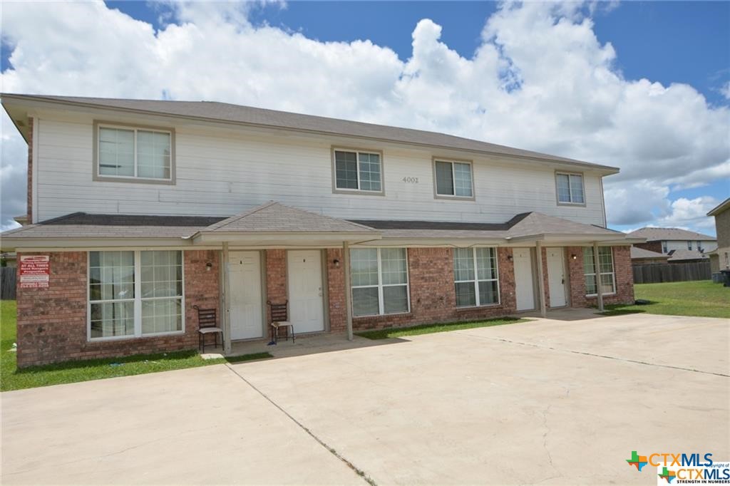 4002 Doraine Court B Property Photo 1