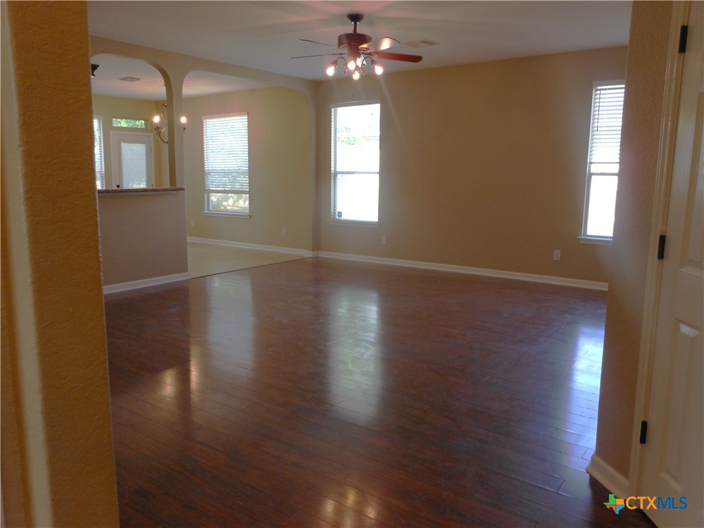 2242 Lakeline Drive Property Photo 5