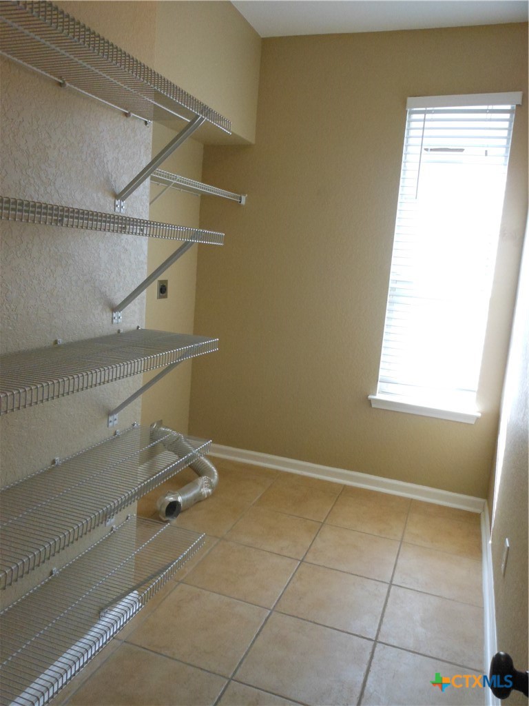 2242 Lakeline Drive Property Photo 11