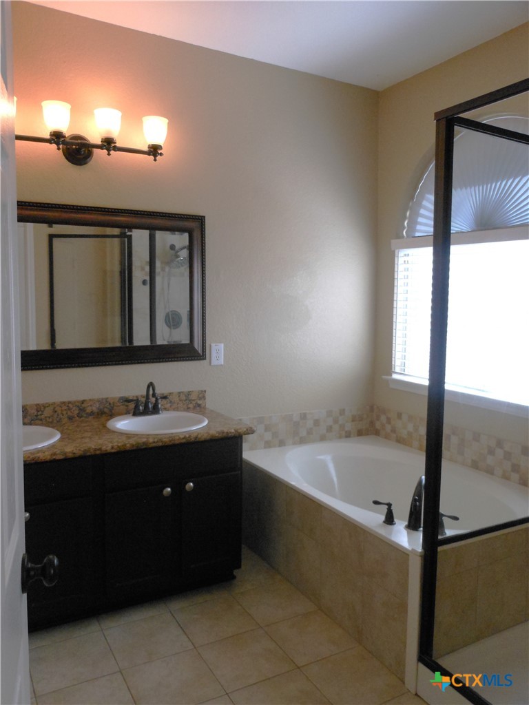 2242 Lakeline Drive Property Photo 15