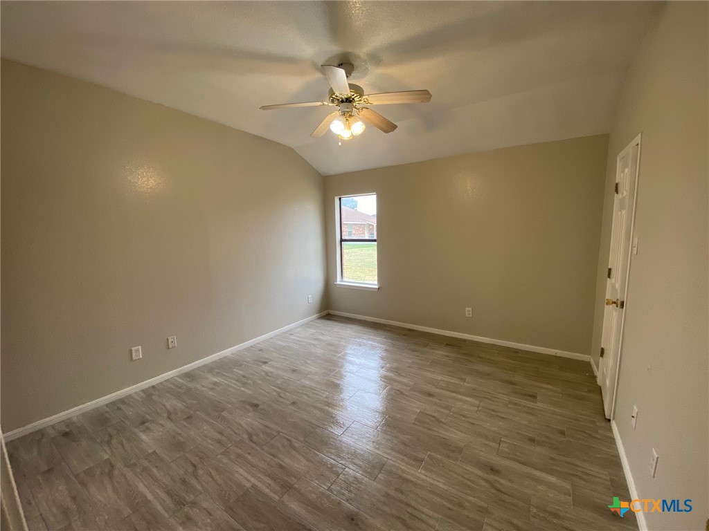 2806 Lucille Drive B Property Photo 6