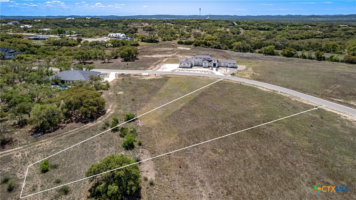 696 Annabelle Avenue Property Photo 4