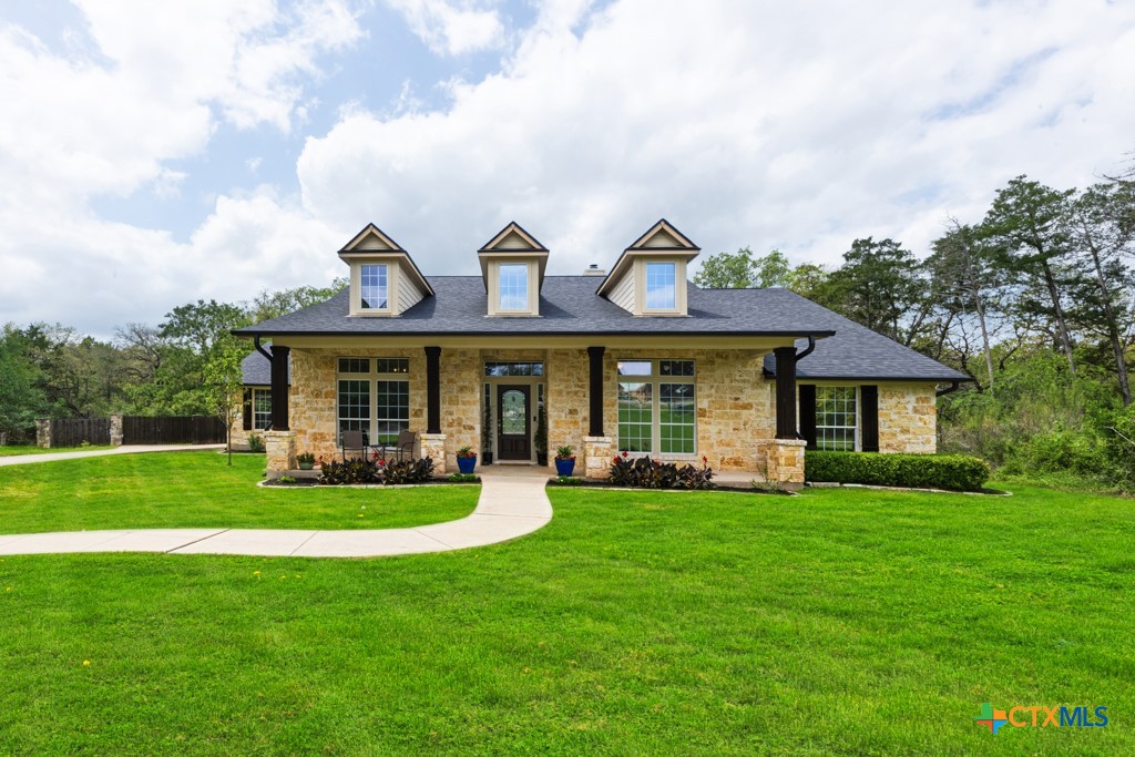 142 Carriage Court Property Photo 4