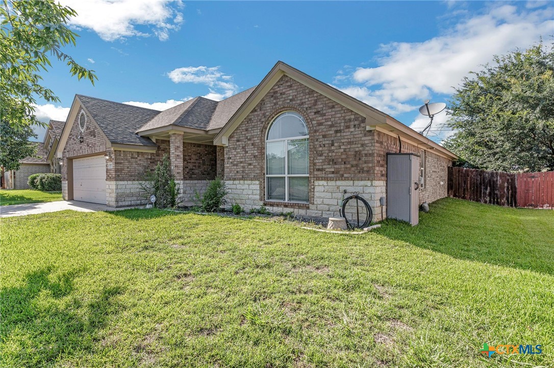1507 Hazelnut Drive Property Photo 3