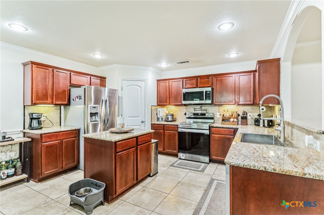 1507 Hazelnut Drive Property Photo 8