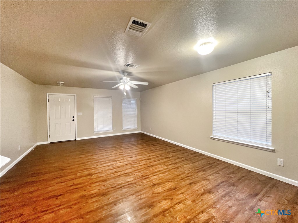 364 Starling Creek Property Photo 4