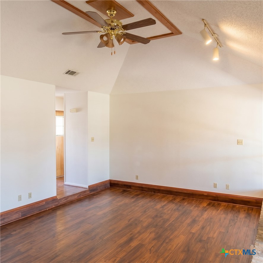1107 Tyler Drive Property Photo 3