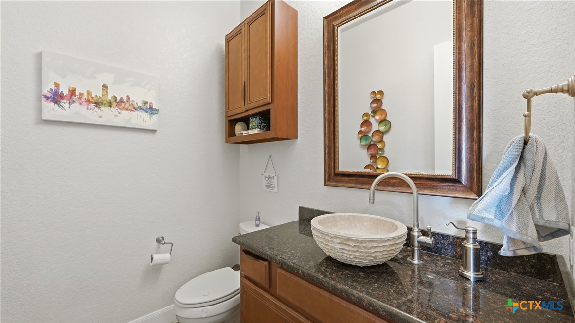 628 Country Lane Property Photo 32
