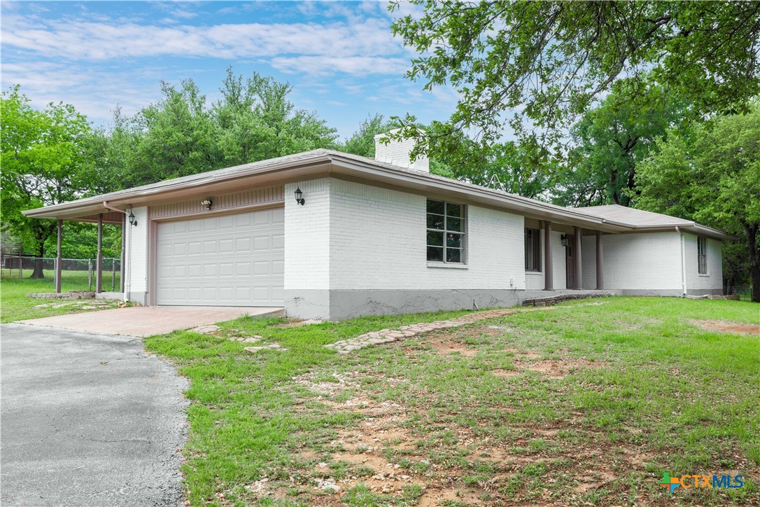 585 Fm 2412 Property Photo 1