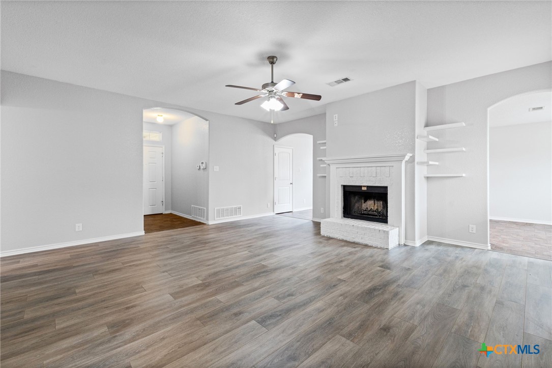 2704 Tarrant County Drive Property Photo 4
