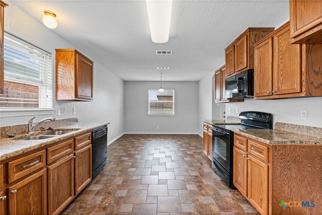 2704 Tarrant County Drive Property Photo 9