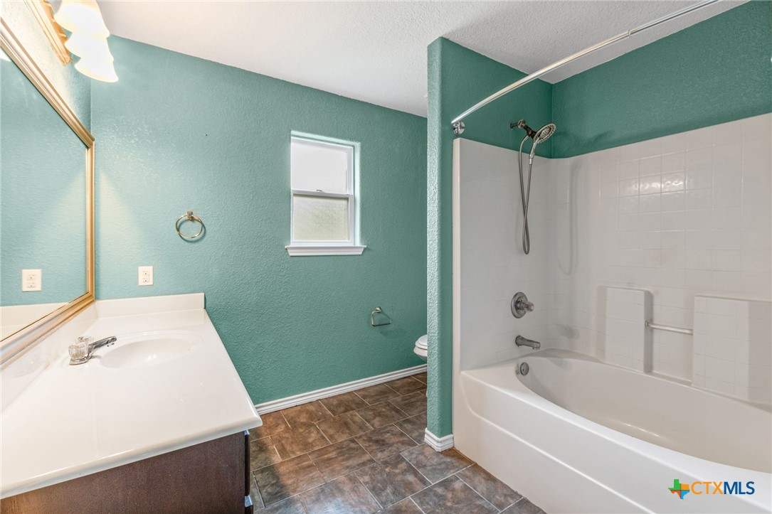 2704 Tarrant County Drive Property Photo 11