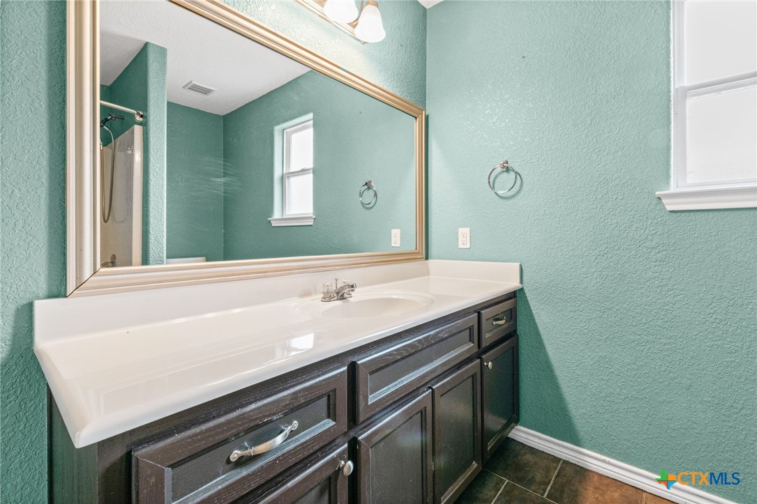 2704 Tarrant County Drive Property Photo 12