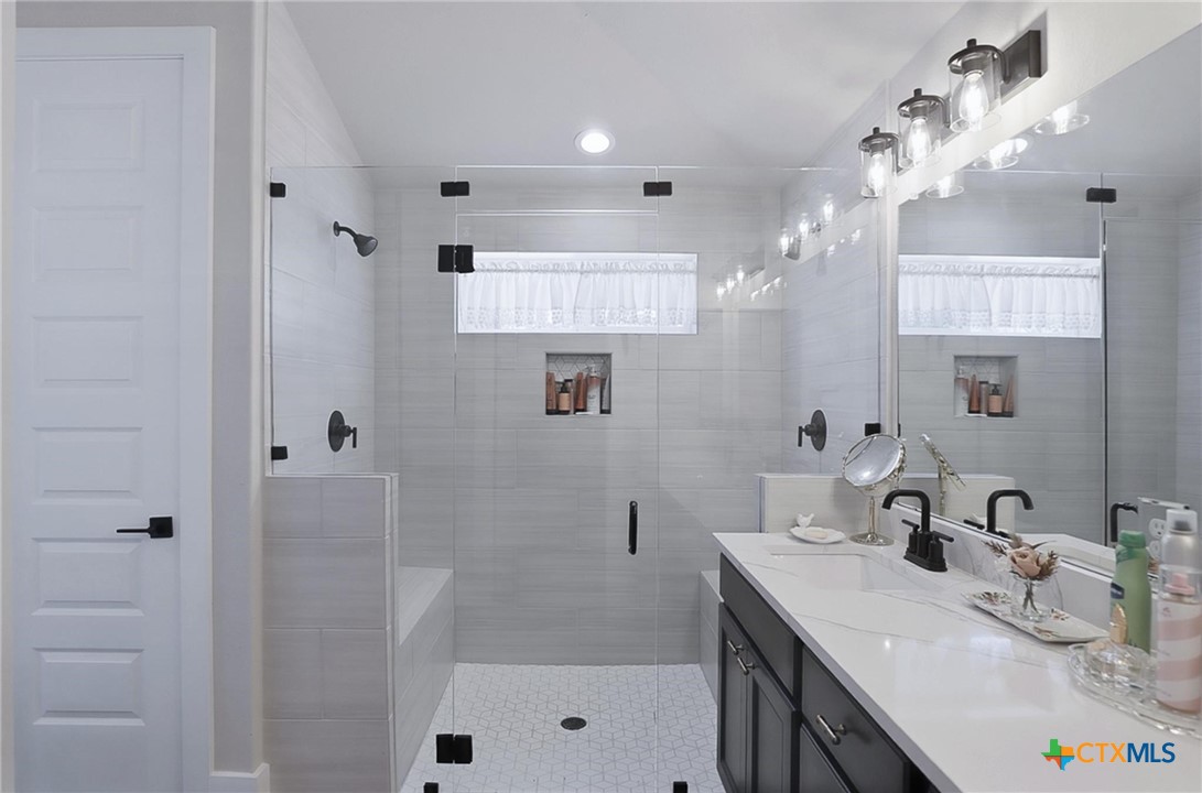 21100 Niagara Cove Property Photo 15