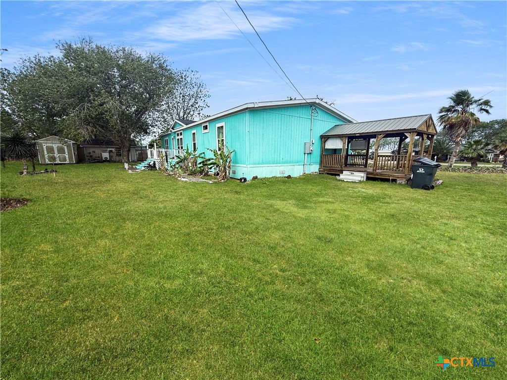 112 N Vivian Stevens Street Property Photo 2