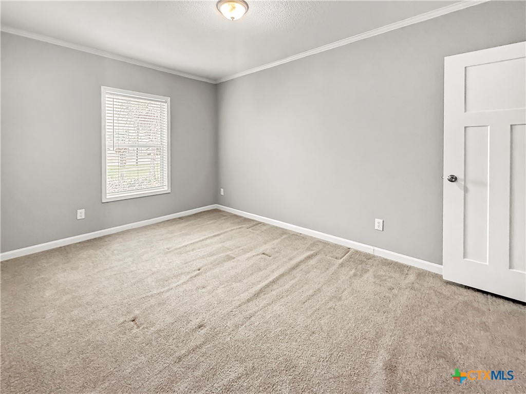 112 N Vivian Stevens Street Property Photo 17
