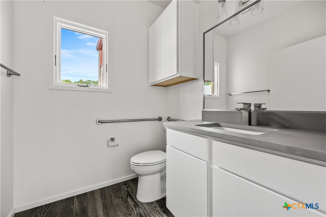 2826 Lone Oak Drive Property Photo 23