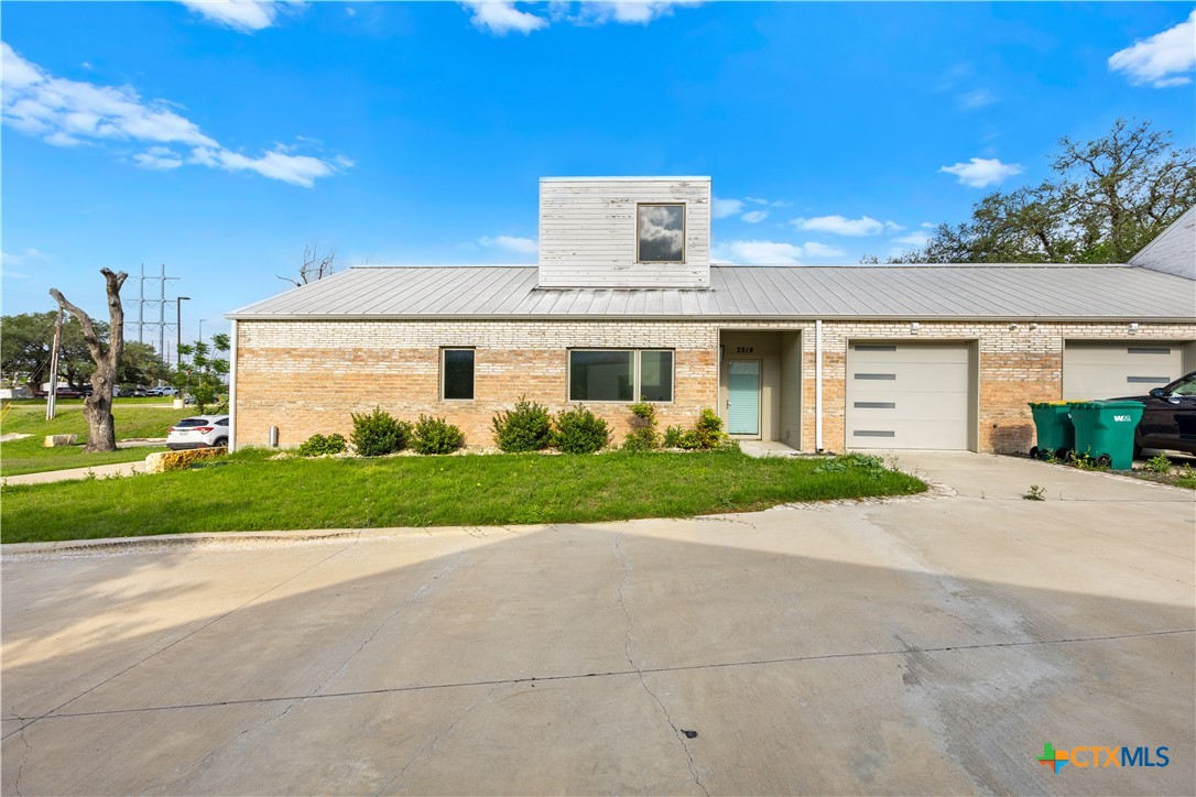 2819 Lone Oak Drive Property Photo