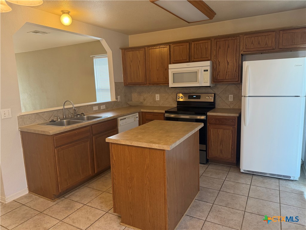 2300 Maedell Drive Property Photo 7