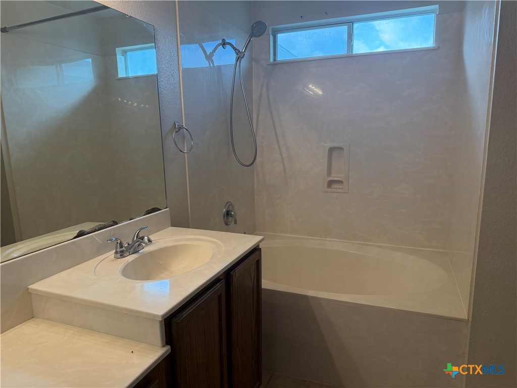 2300 Maedell Drive Property Photo 13
