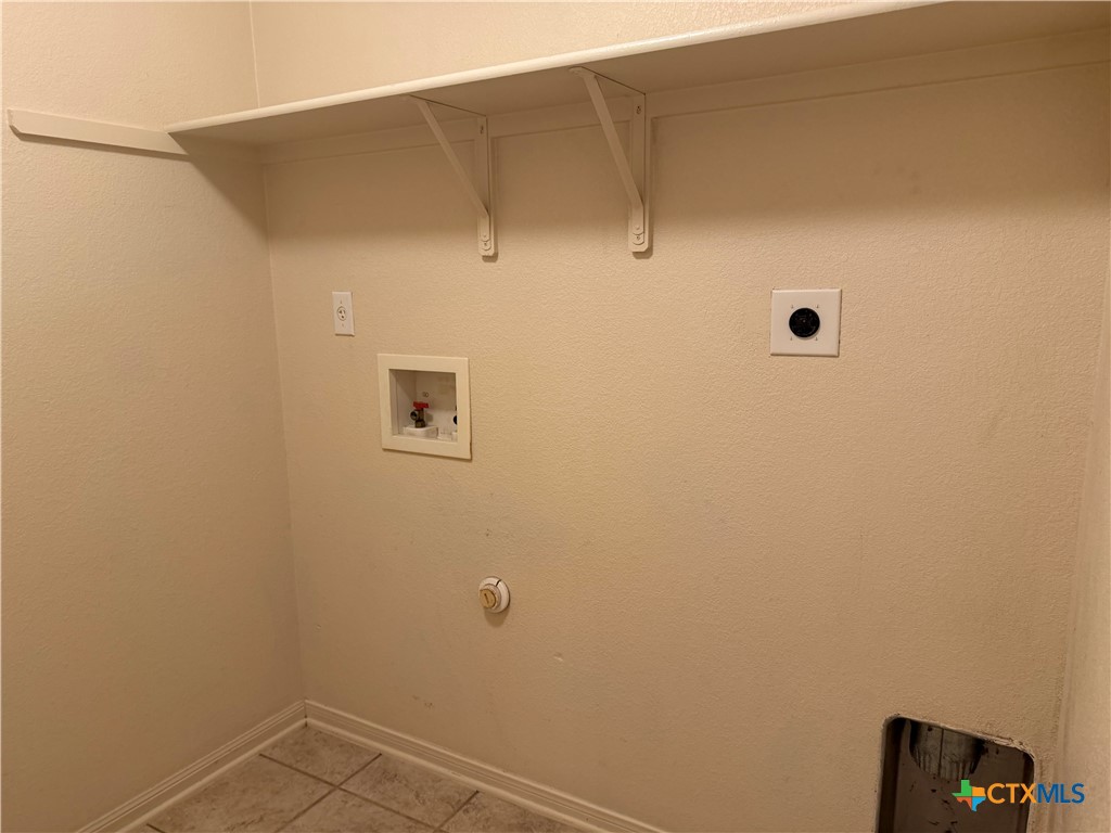 2300 Maedell Drive Property Photo 17