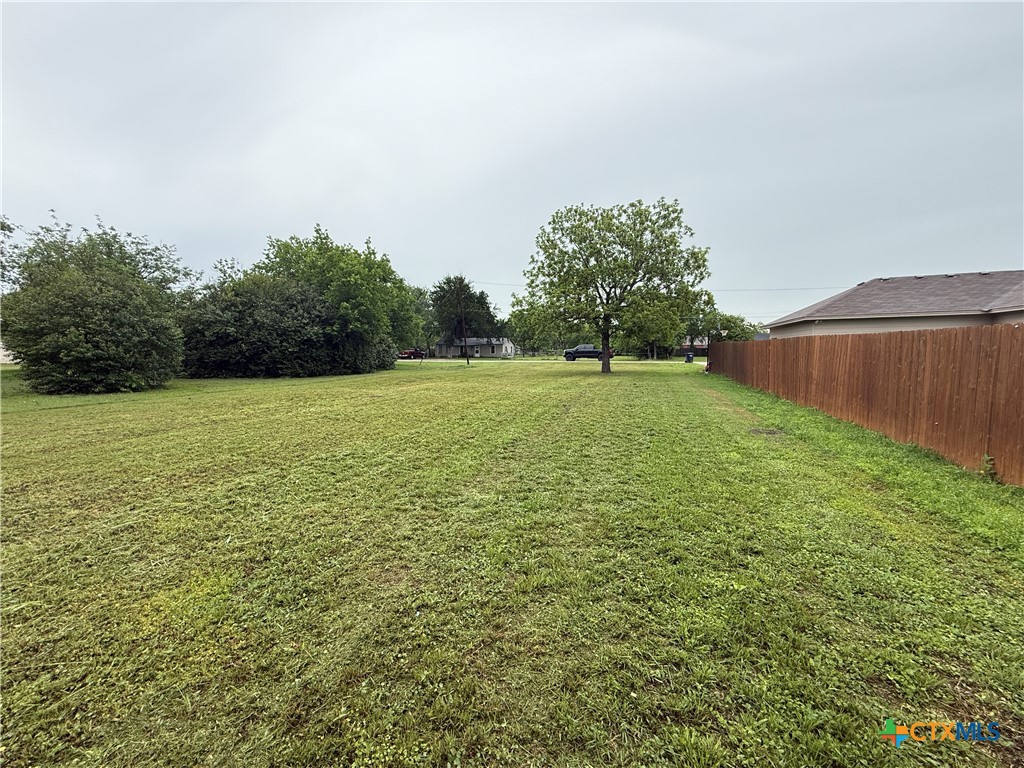 303 Crockett Street Property Photo 2