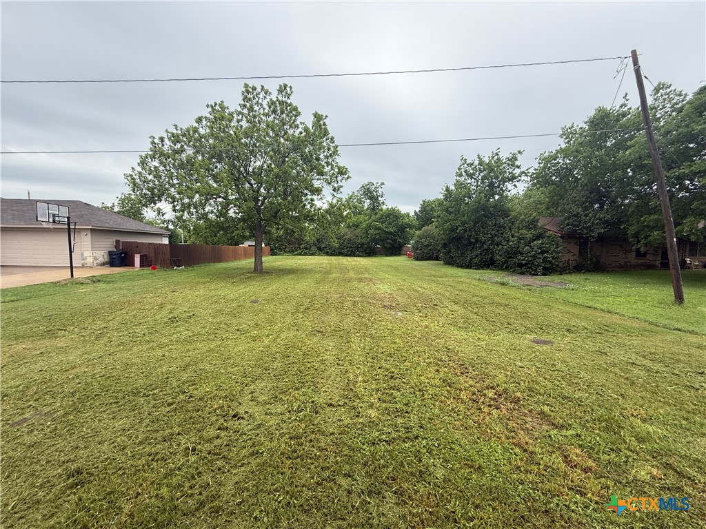 303 Crockett Street Property Photo 3