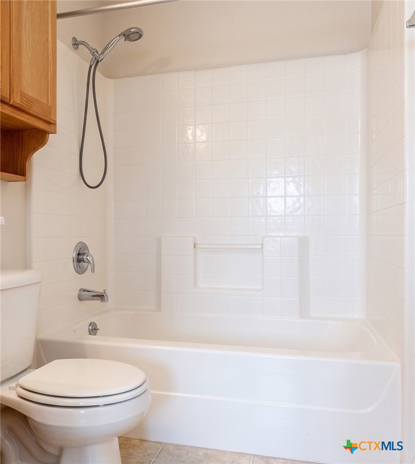 310 Janelle Drive B Property Photo 9