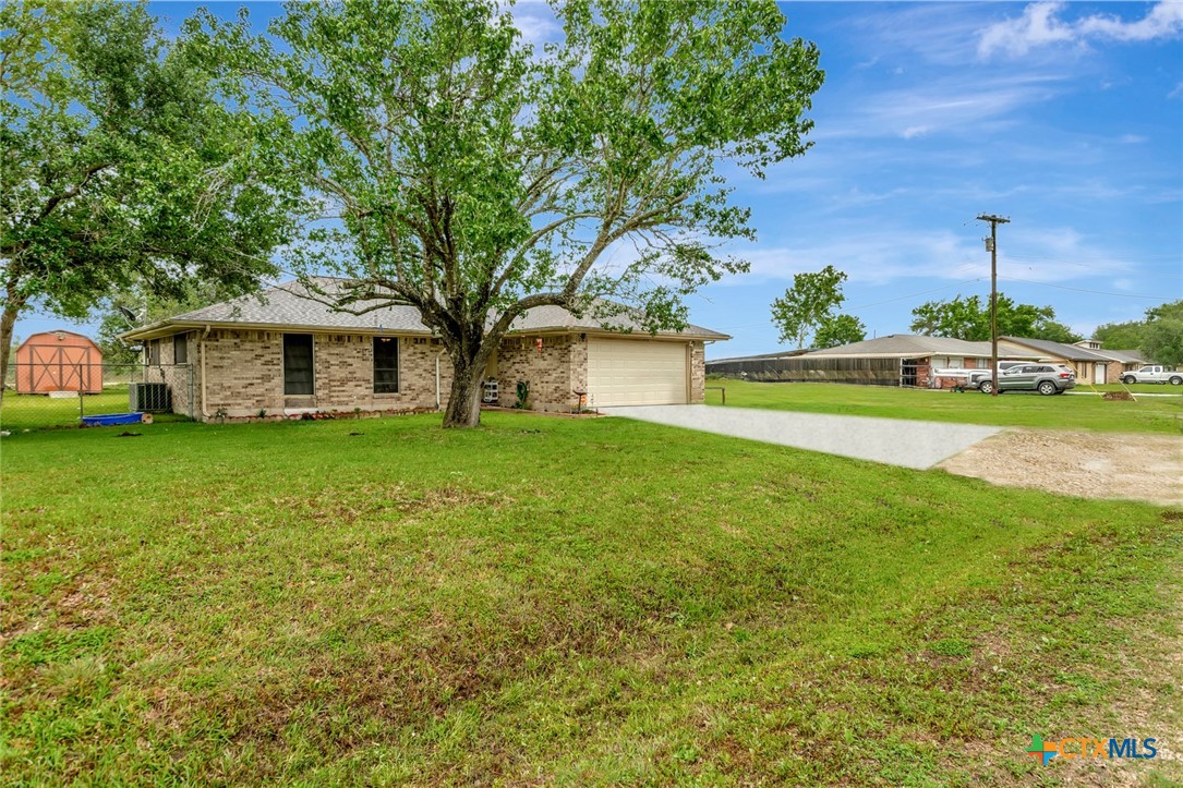 401 Viking Street Property Photo 1