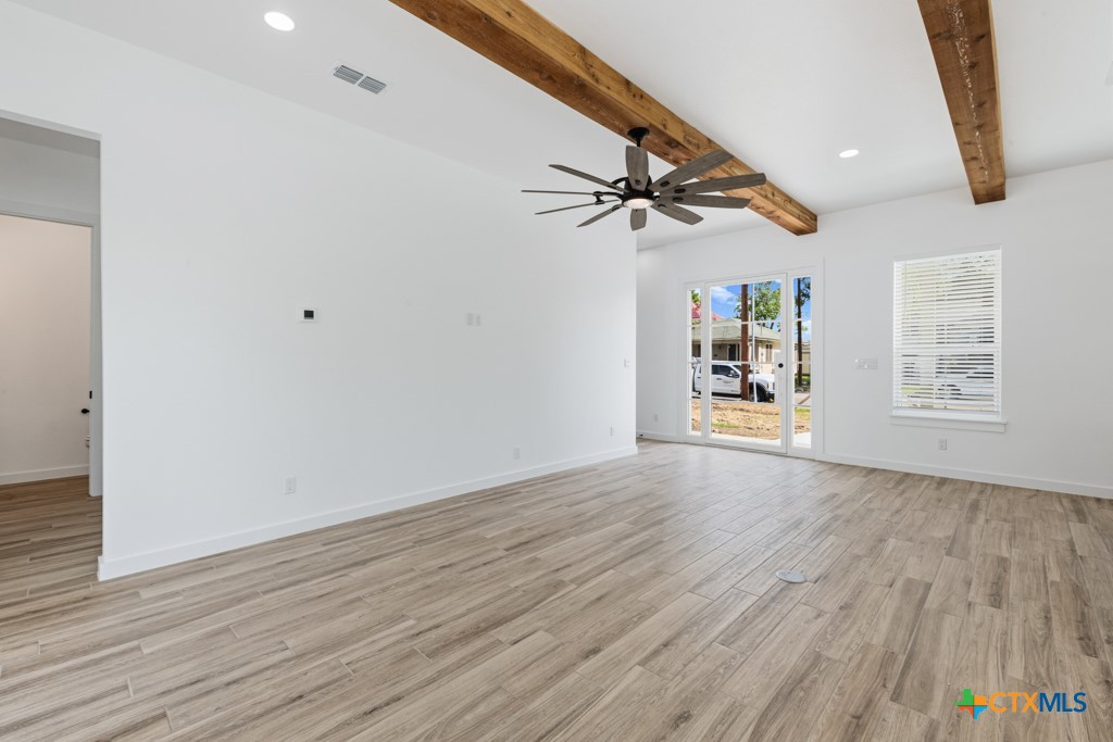 158 S Academy Avenue Property Photo 8