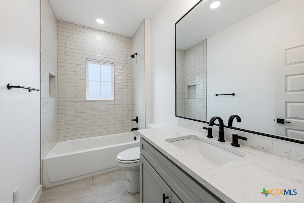 158 S Academy Avenue Property Photo 28