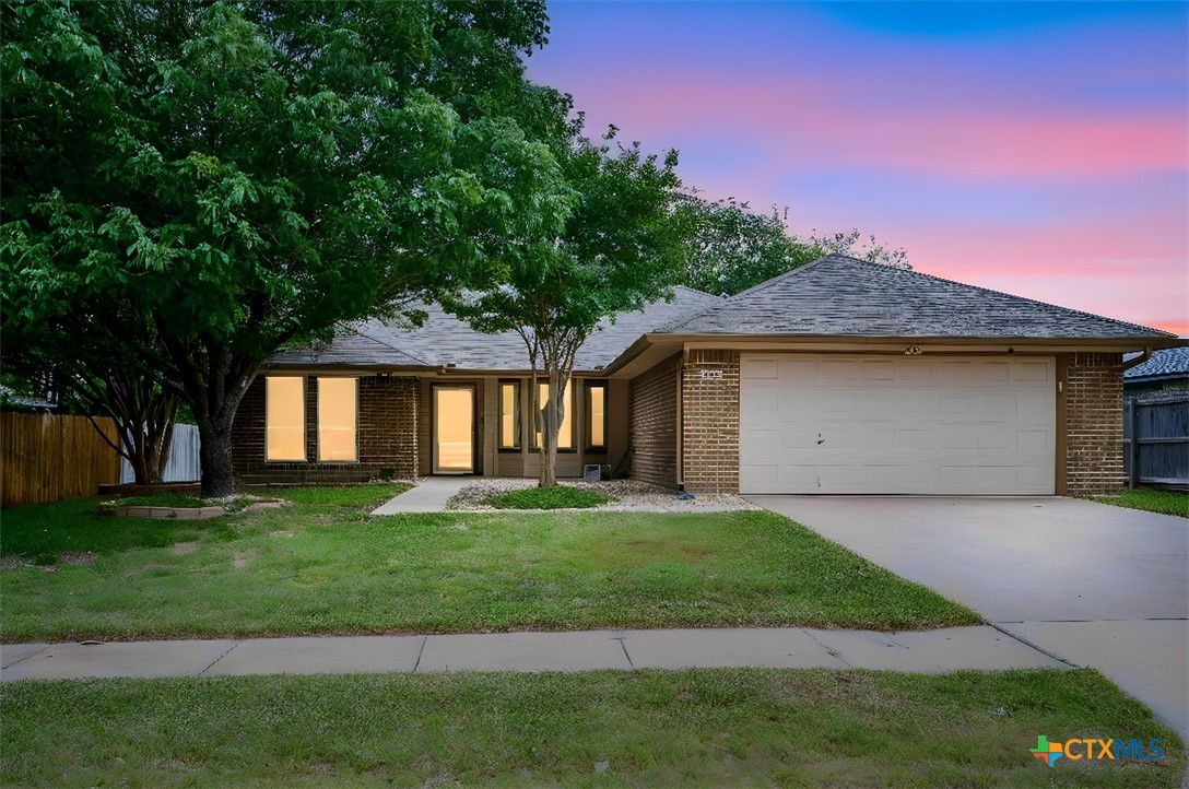 4904 Lindsey Drive Property Photo 1