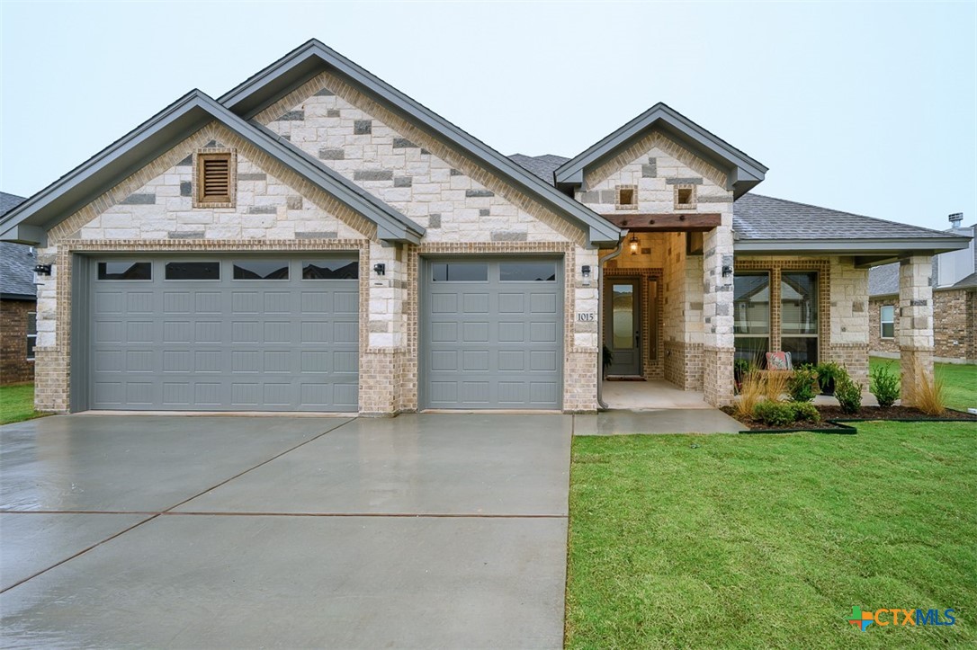 1015 Winchester Drive Property Photo 1