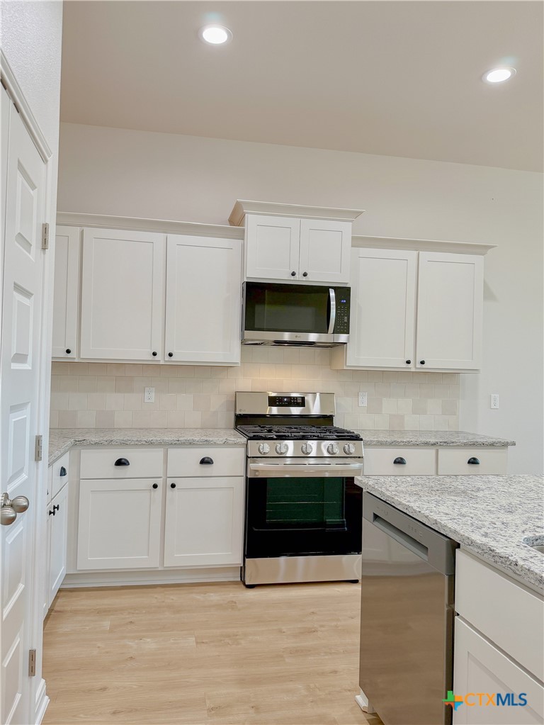 303 Cobble Stone Court Property Photo 14