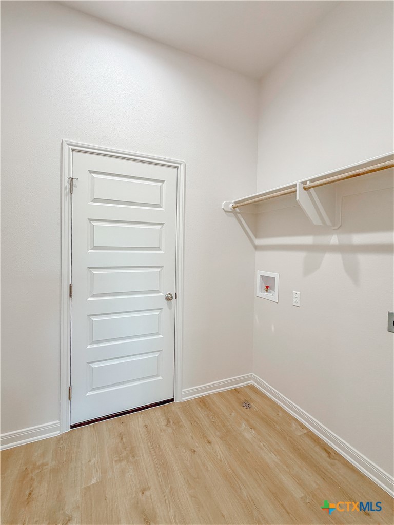 303 Cobble Stone Court Property Photo 15