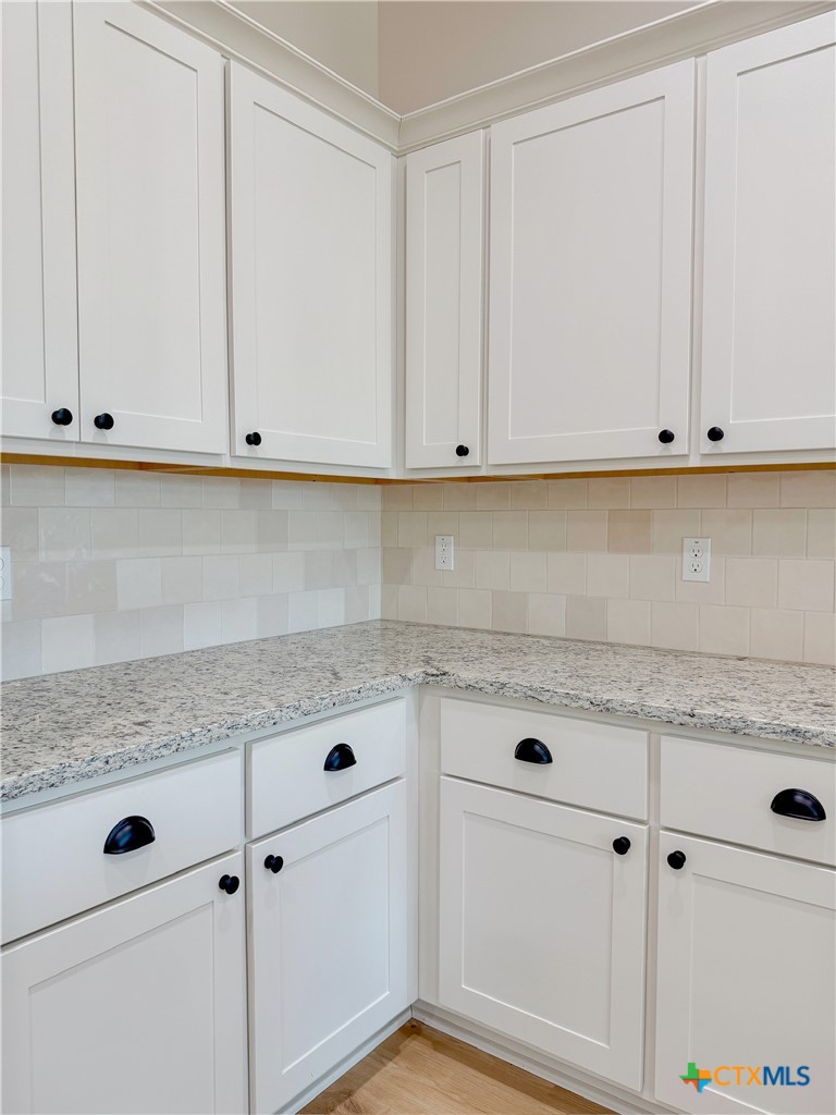 303 Cobble Stone Court Property Photo 18