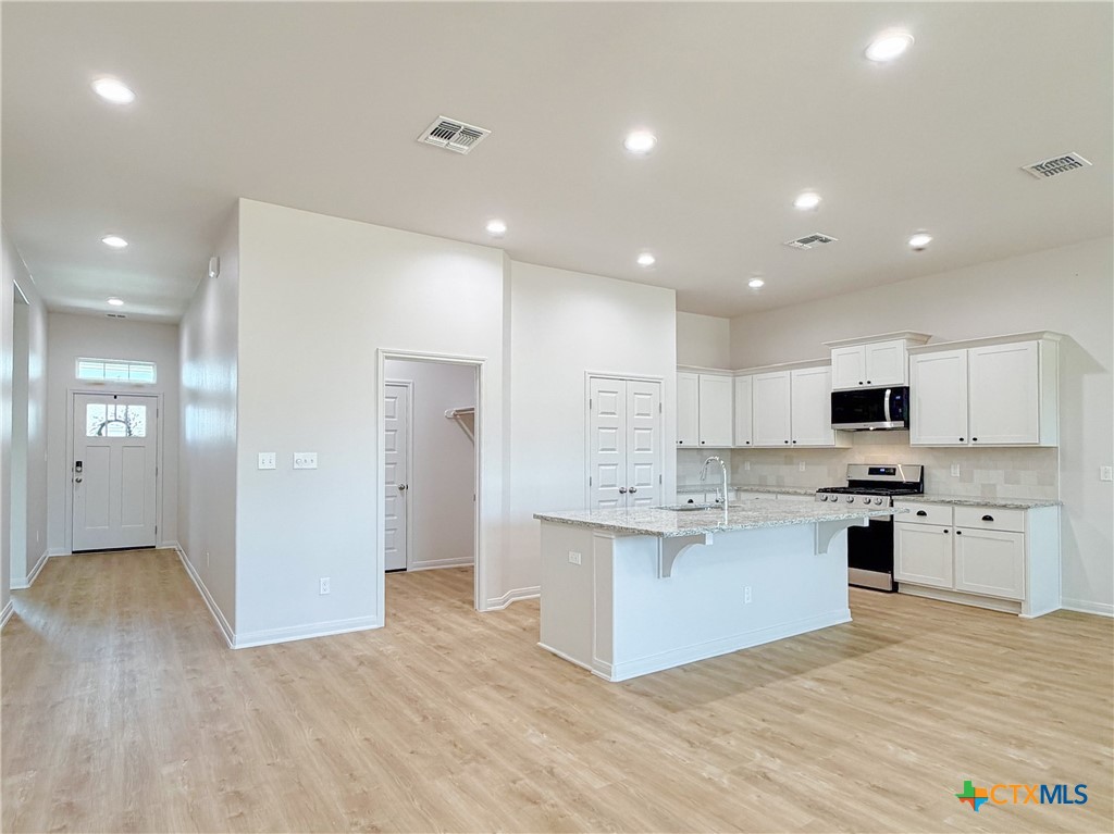 303 Cobble Stone Court Property Photo 24